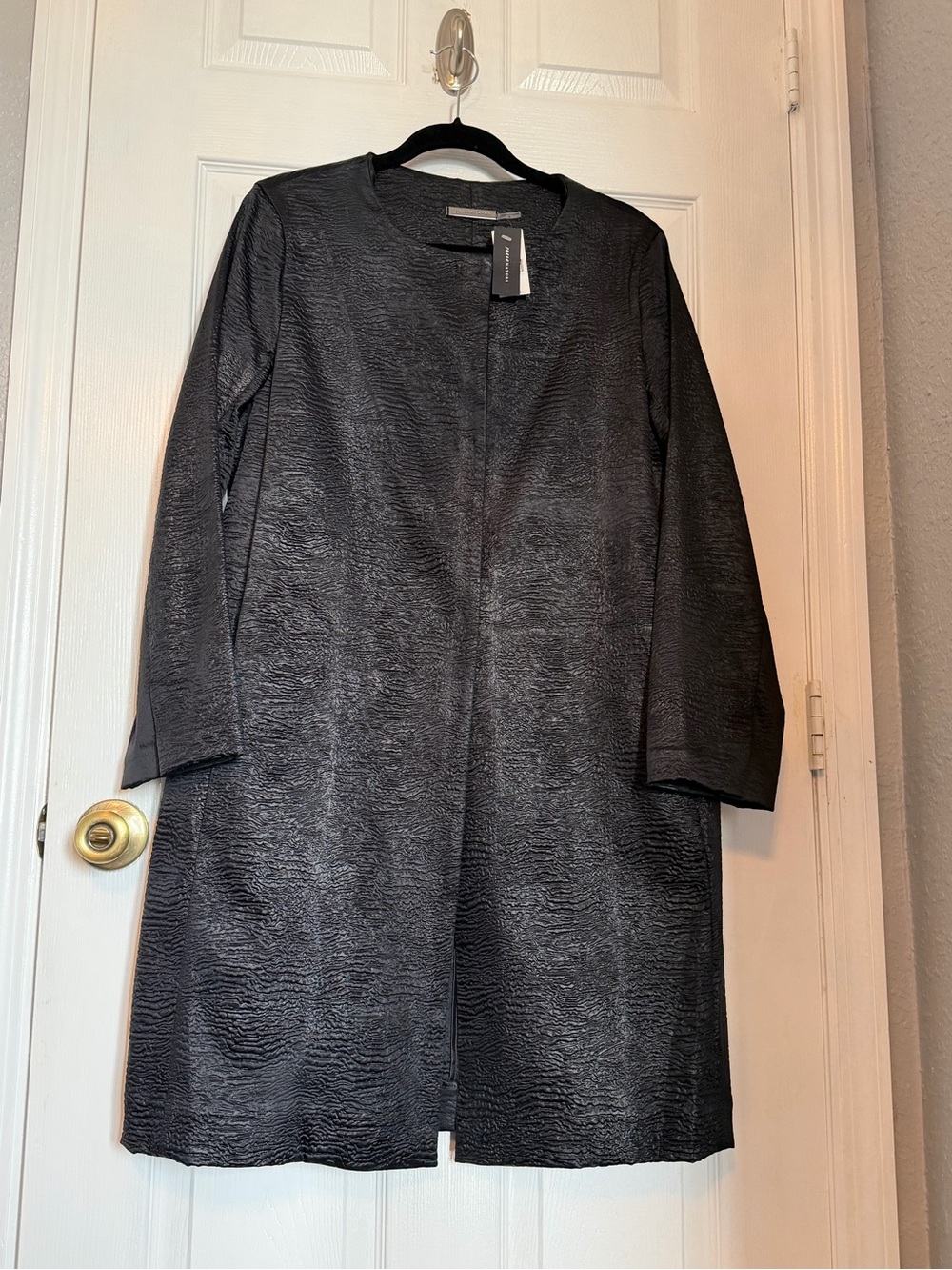 Natori Black Textured Long-Sleeve Shift Above all
